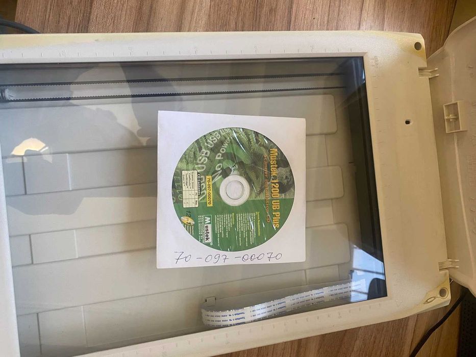 Сканер Mustek 1200 UB Plus