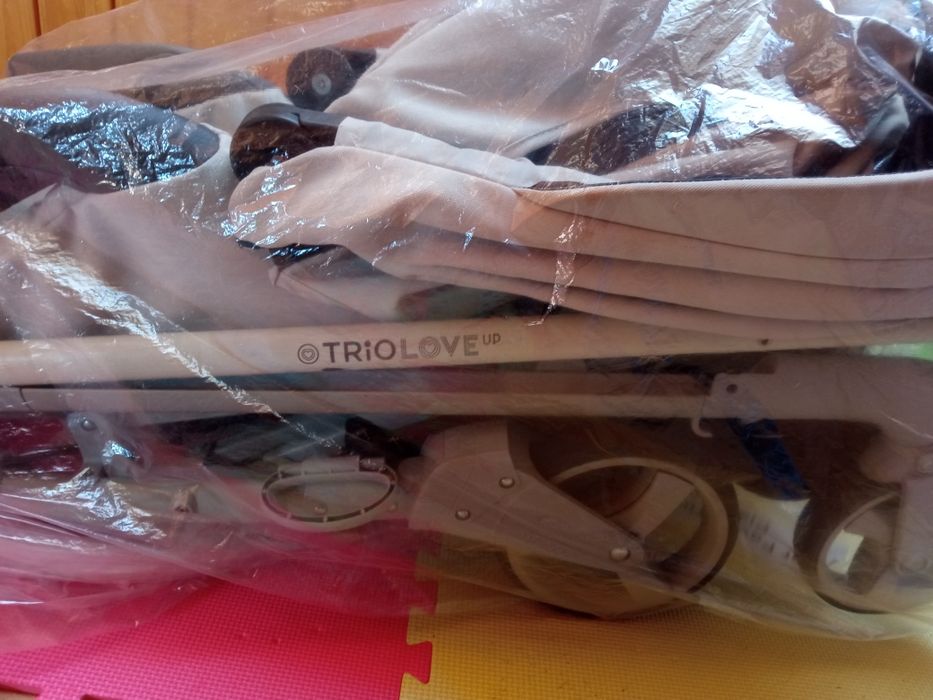 Carrinho de bebé, alcofa e ovo, Chicco Trio Love