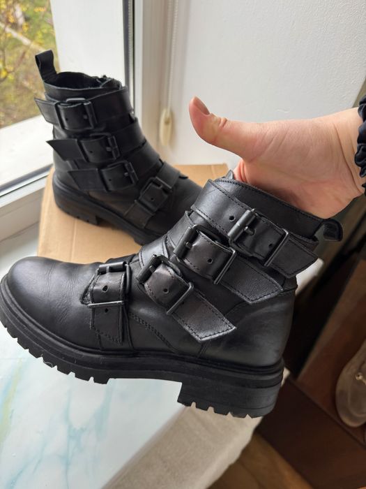 Жіночі зимові черевики