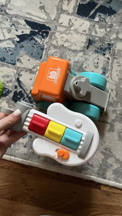 Продам іграшки музикальні