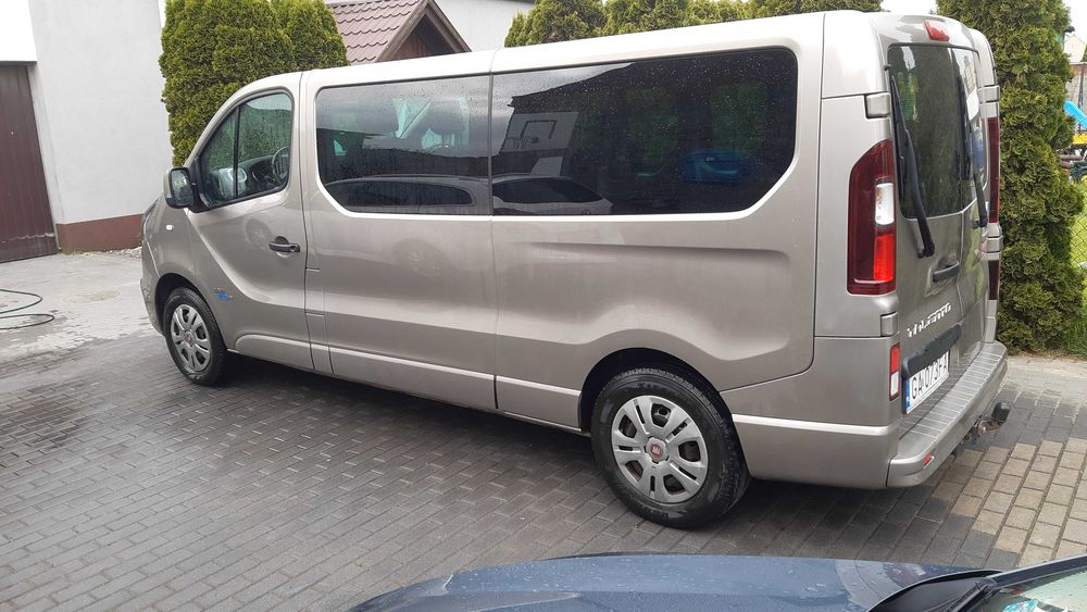 Wynajem Busa 9 osobowego