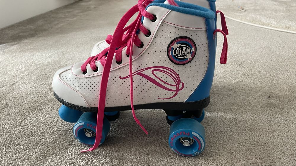 Patins quatro rodas novos