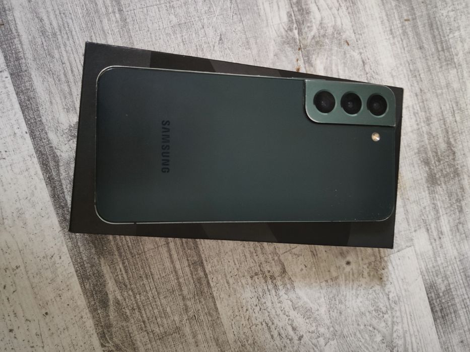 Samsung Galaxy s22, aceito troca ou retoma.