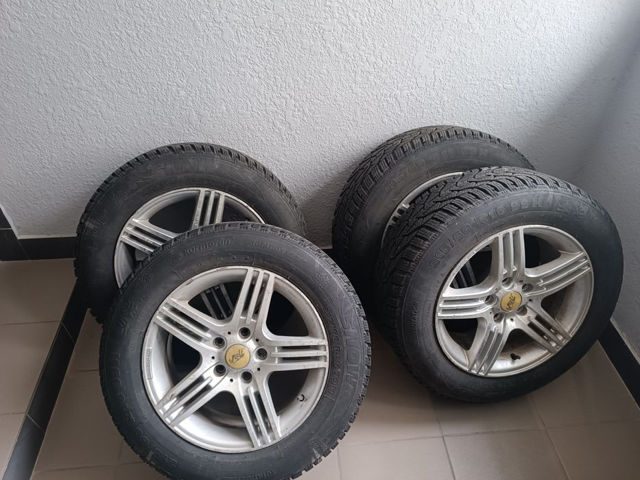 Зимові шини Kormoran Snow 215/60 R16 99H  комплект 4 колеса