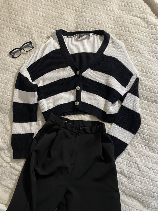 чорний стильний кардиган