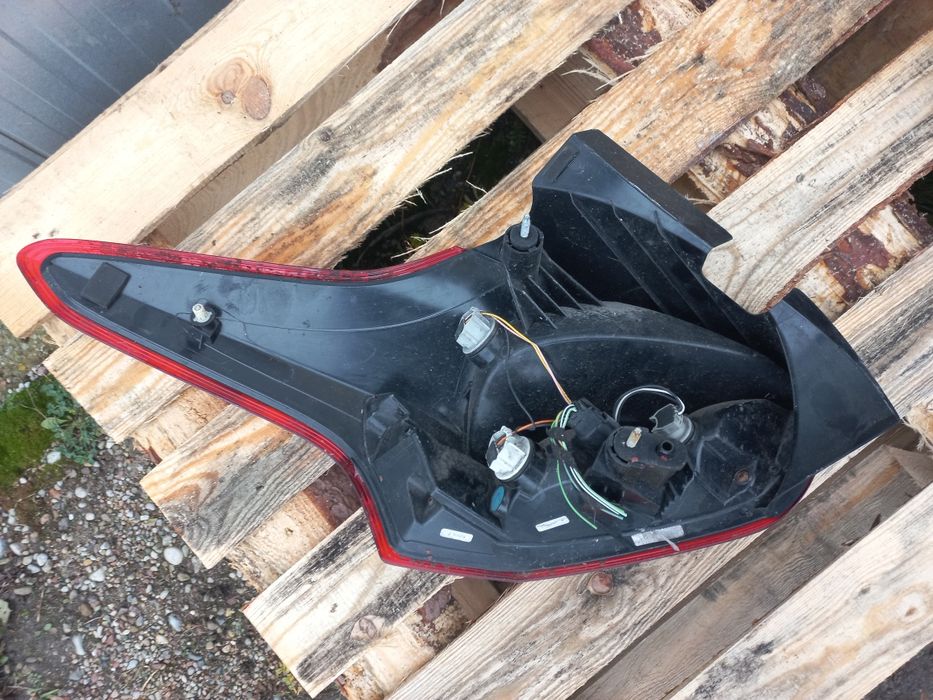 Lampa tył tylna prawa ford Focus mk3 lift hatchback hb