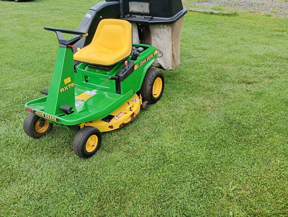Kosiarka traktorek John Deere wyrzut boczny kosz silnik Kawasaki