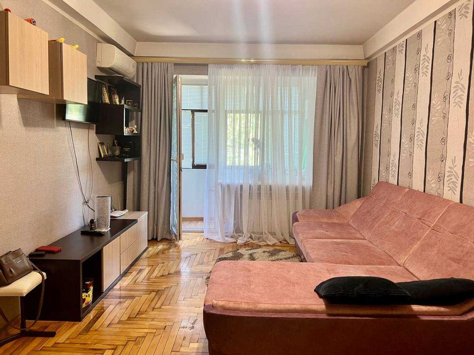 Продам 2х комнатную район "Варуса"