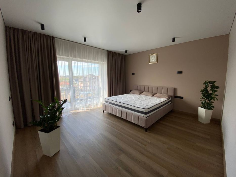 Котедж з ремонтом від власника, підвал, гараж, газ, ділянка 5сот.