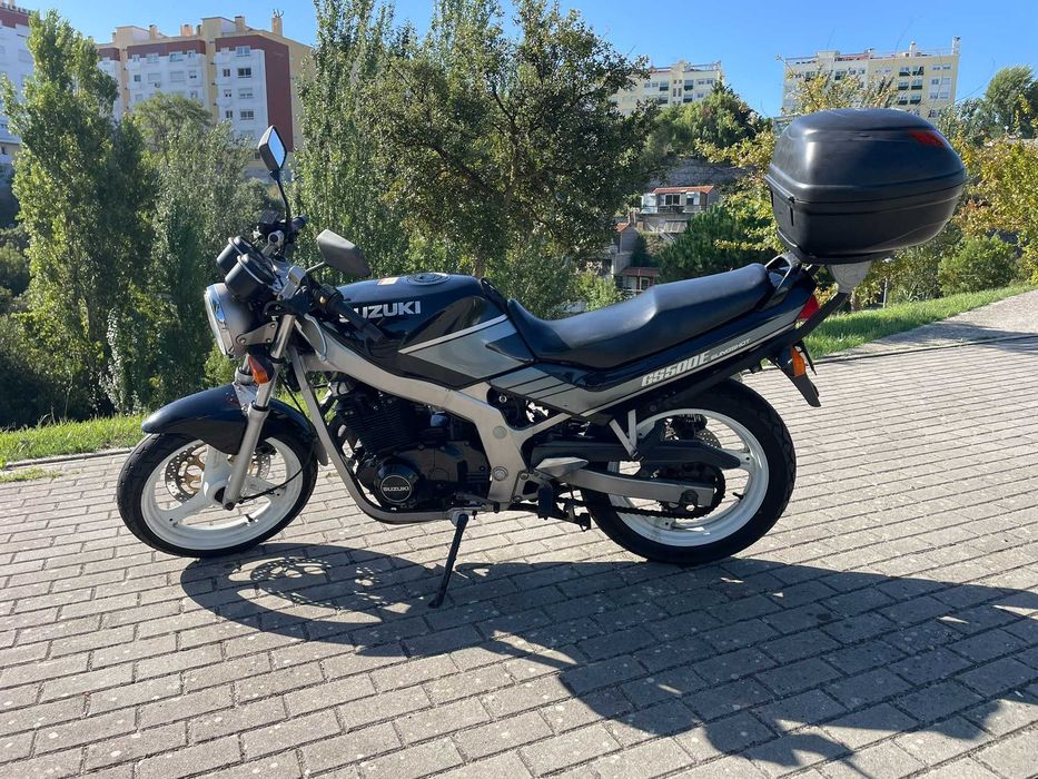 Suzuki GS500E 1991 | 42.370 km | 2.º dono há 25 anos | Revisão 2026
