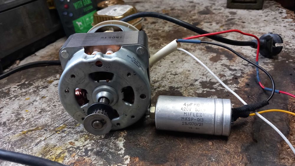 Mały silnik 1 fazowy 230V 100W 0,1kV sprawny