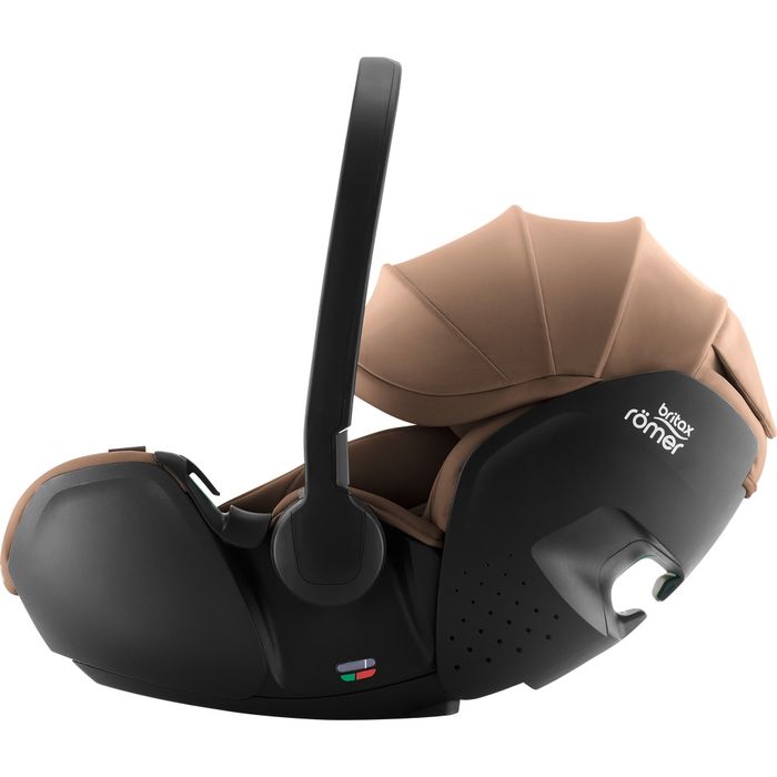 Britax Romer Baby Safe Pro 0-13 kg z bazą VARIO BASE 5Z Warm camel