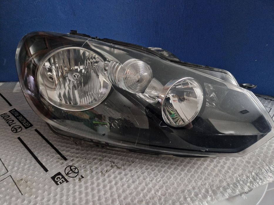 Farol VW Golf VI direito