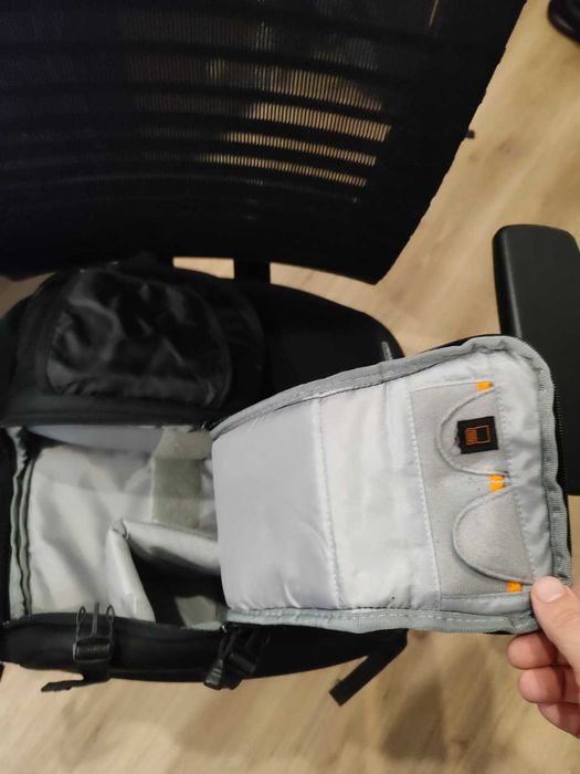 Mochila DSLR LowePro 100