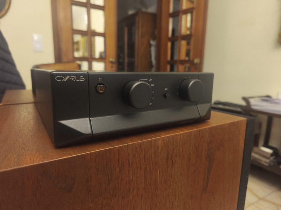 Cyrus Straight Line Amplificador Integrado