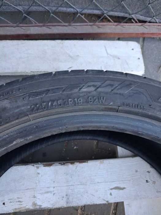 2x używane opony letnie 225/45 R19 Toyo Gwarancja Montaż