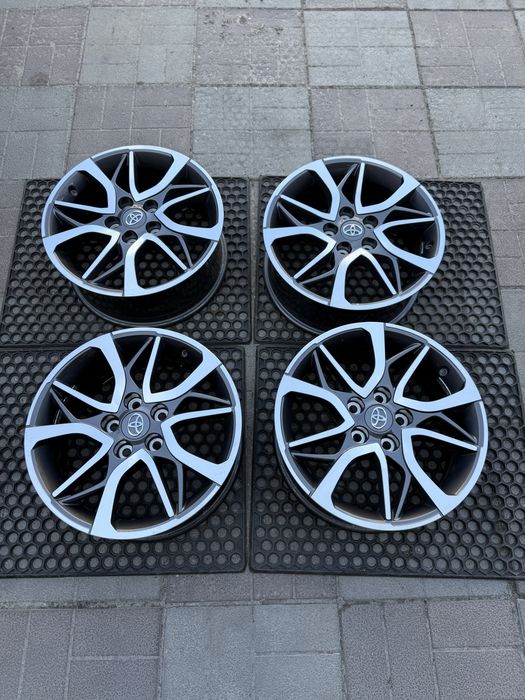 Диски оригинал Toyota camry 70 avalon rav4 chr lexus es is 5 114,3 r17