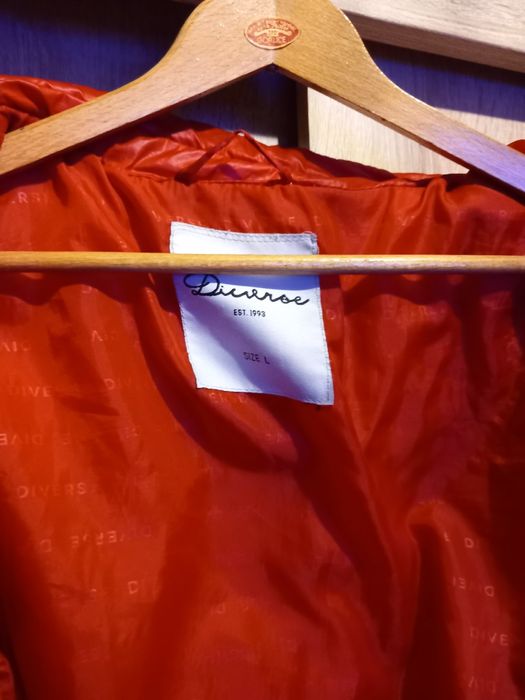 Czerwona kurtka damska