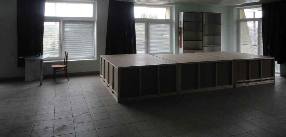 Продам приміщення під бізнес в Новому Роздолі,площа приміщення 183кв.м. Другий поверх