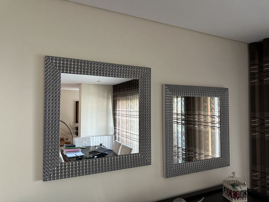 Dois espelhos moldura prateada novos para sala ou Hall