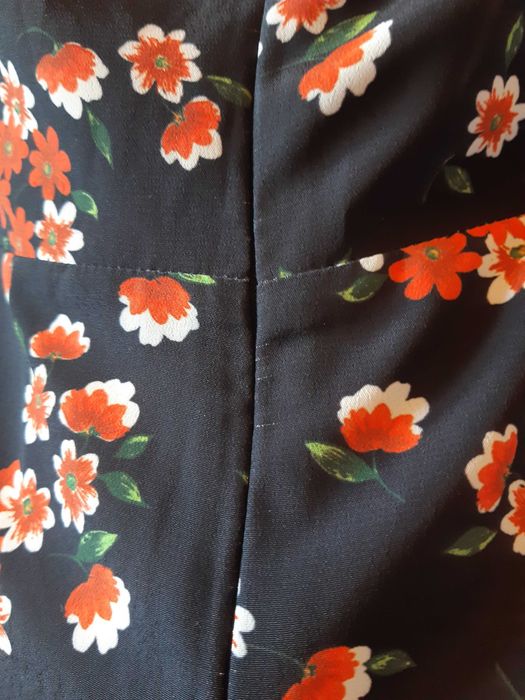 Актуальное платье в цветочный принт с длинным рукавом fashion union