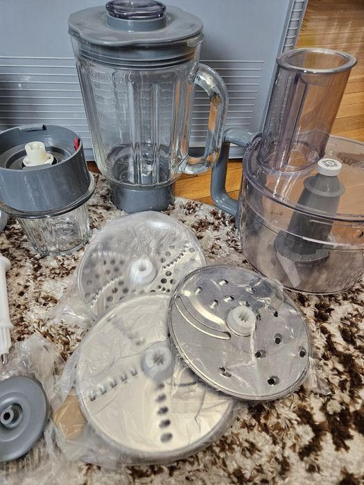 Wielofunkcyjny robot kuchenny Kenwood KHC29A.