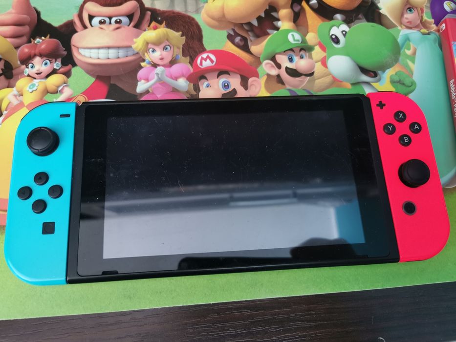 Nintendo switch V2 grip, ladowarka, etui gra