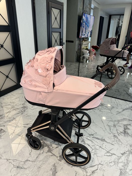 Продамо коляску Cybex Priam Simply Flowers