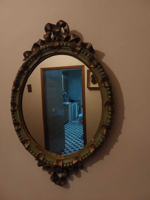 Conjunto Antigo de Espelho com Mísula de Parede – Estilo Clássico