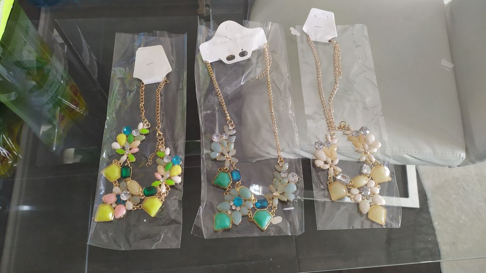 NOVOS: 3 colares lindíssimos