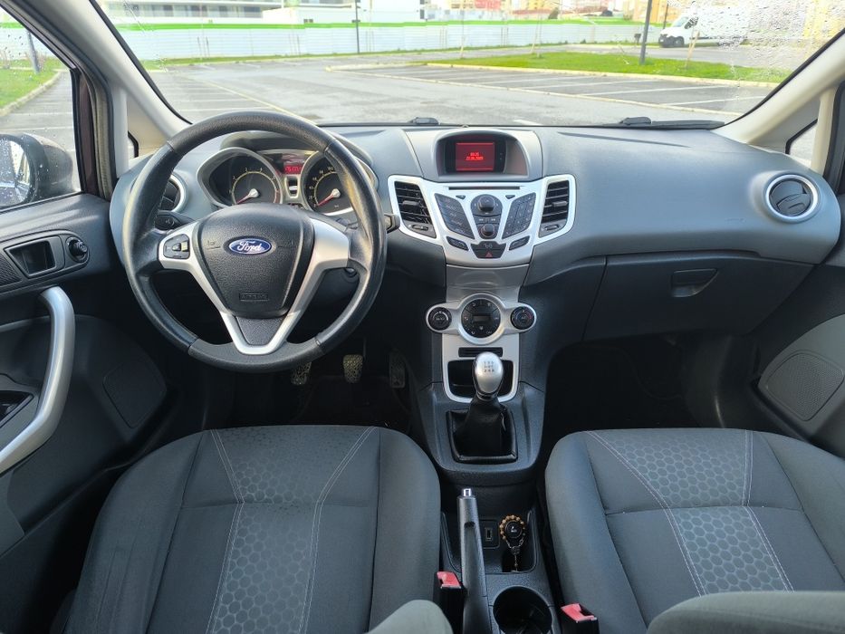 Ford fiesta 1.25 Titanium full extras