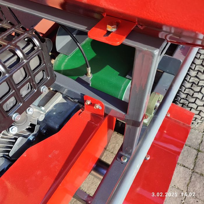 Rozsiewacz do piasku nawozów spalinowy siewnik  Eco 300