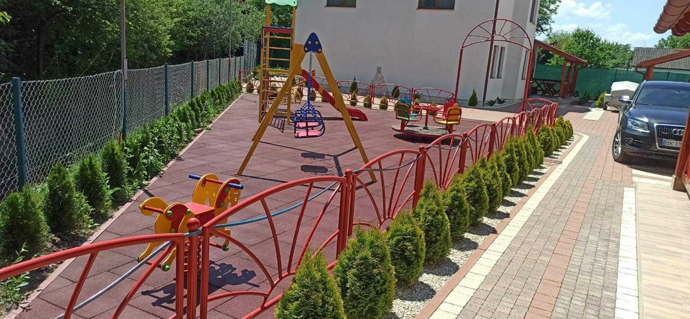 Частина будинку, ел/ен без вимкнень , своє закрите подвір"я