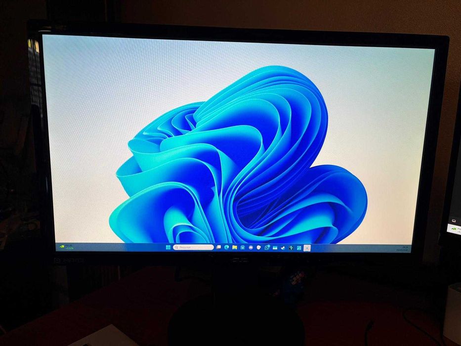 MONITOR GAMING ASUS 24" FULLHD (144Hz / 1ms) - BASE 180º