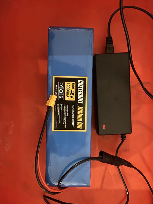 Bateria 13s3p 48V 5Ah plus ladowarka 2A