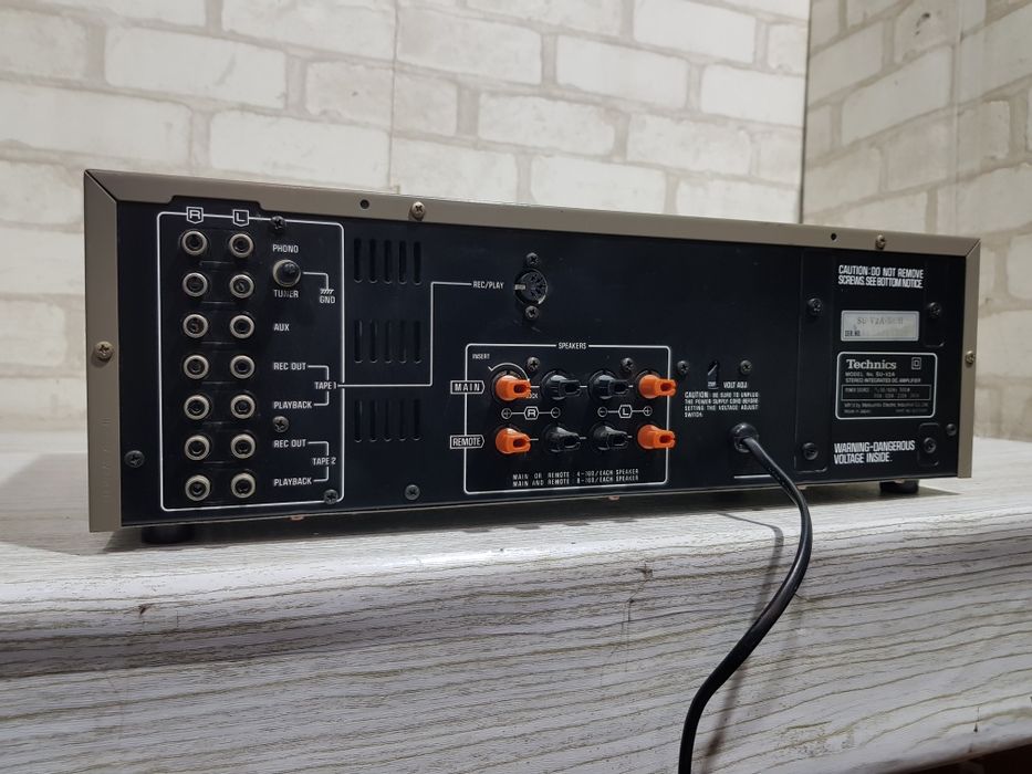 Стерео підсилювач TECHNICS SU-V2A, 2x45 Вт, б/у з Німеччини