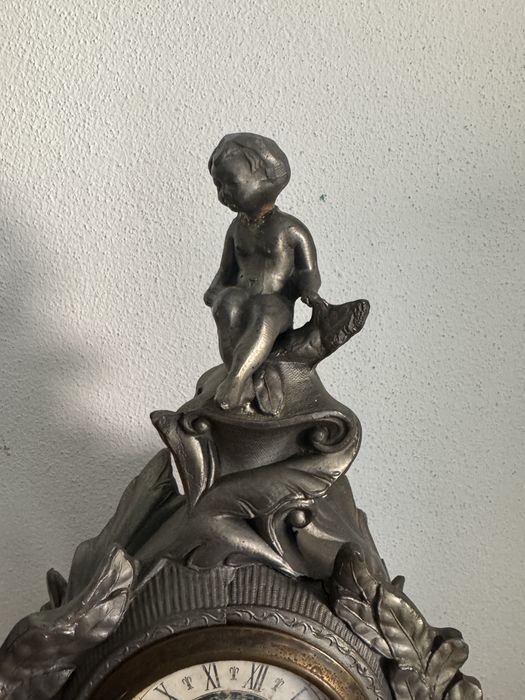 Tin Clock427870118803548162