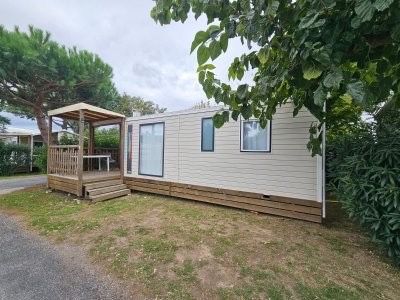 Alojamento para funcionarios e arrumos