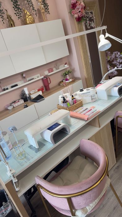 Mesa de manicure para 2 profissionais