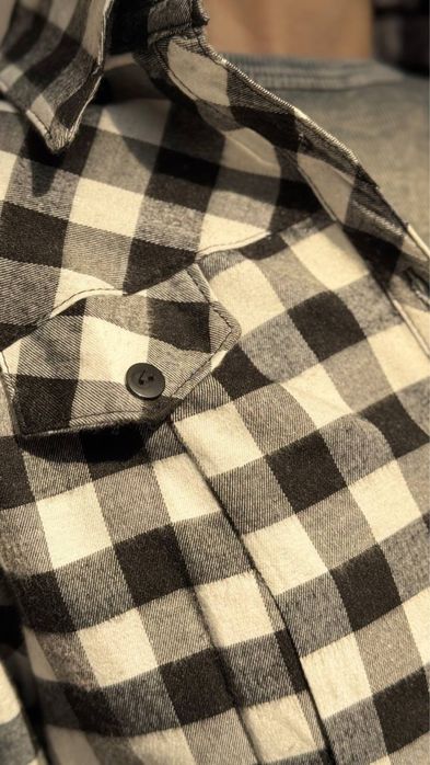 Сорочка жіноча, червоного кольору