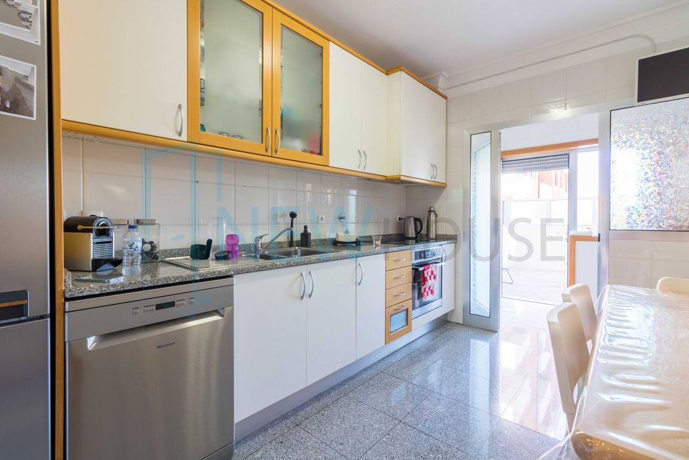 Quarto com casa de banho privada junto ao Metro de Fânzeres