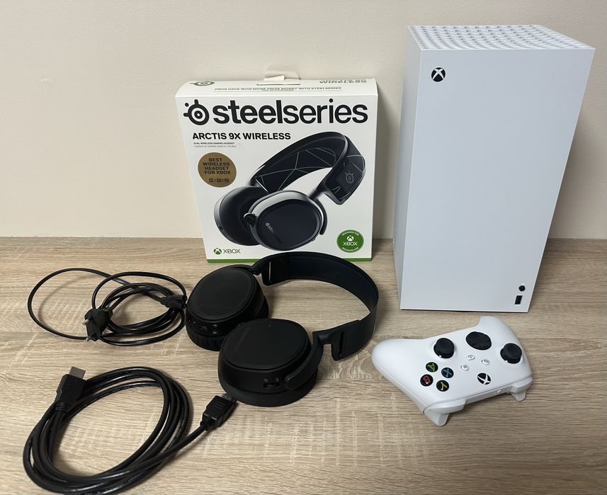 Konsola Xbox Series X + pad + słuchawki + pudełko. Na gwarancji!