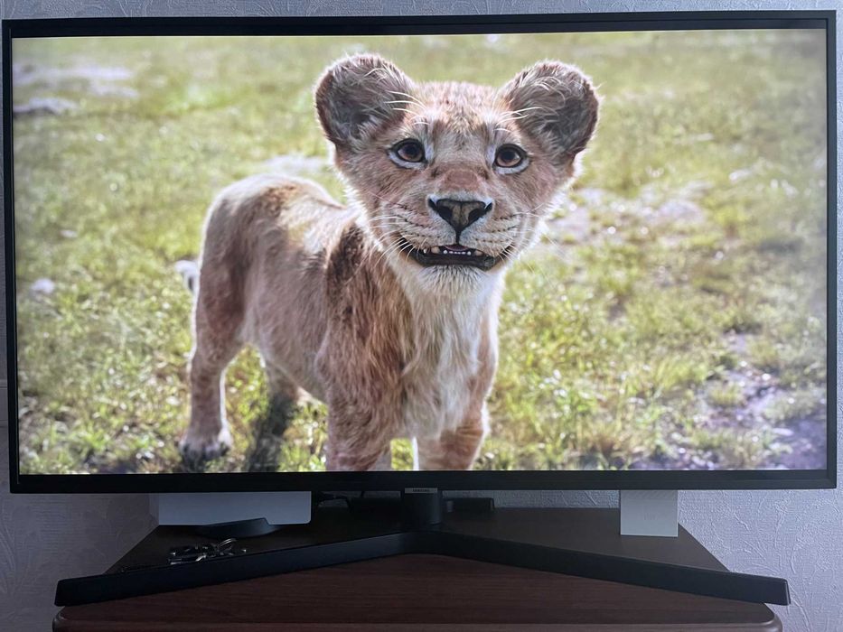 Телевізор Samsung UE50NU7402 UHD 4K Smart Серія 7