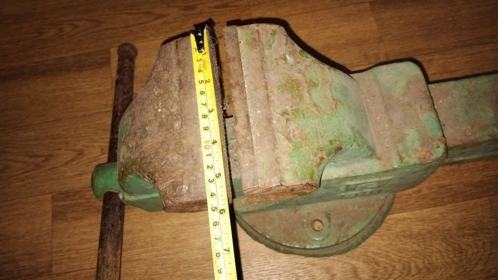 Тиски слесарные с с с р .