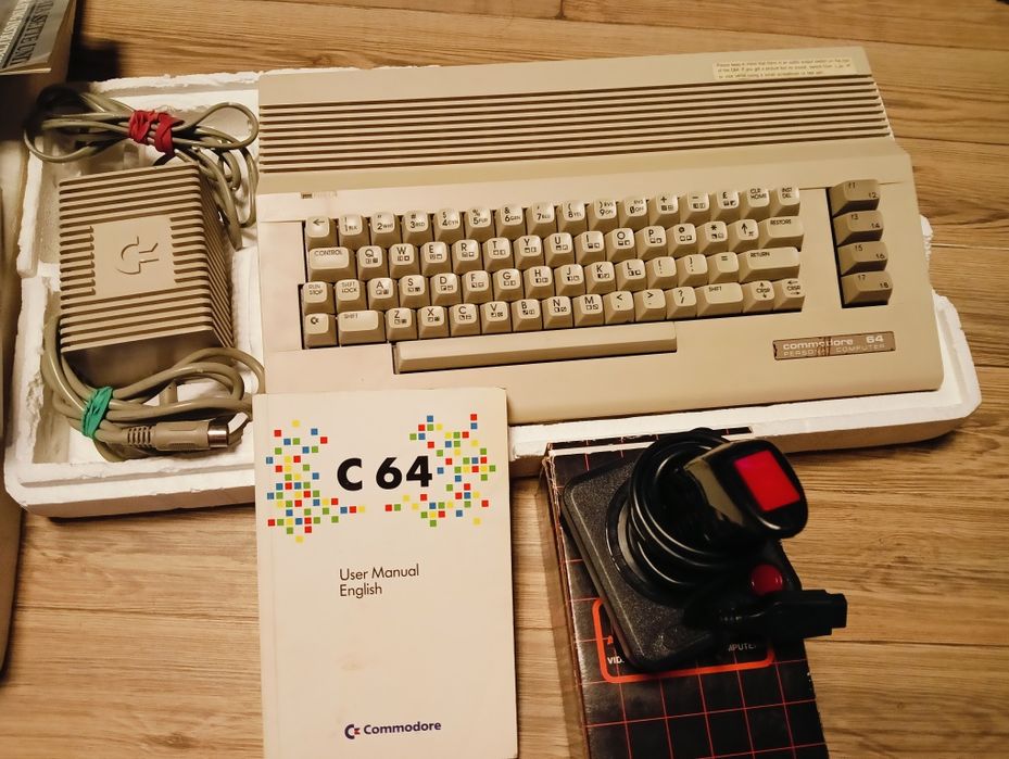 Commodore C 64 fainy zestaw