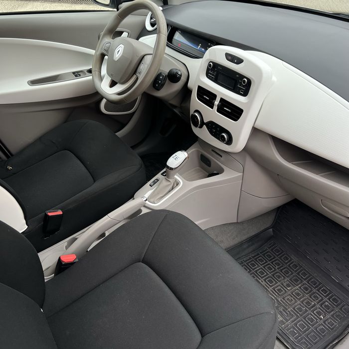Renault zoe 41 kwt 2019. Запас ходу 300км