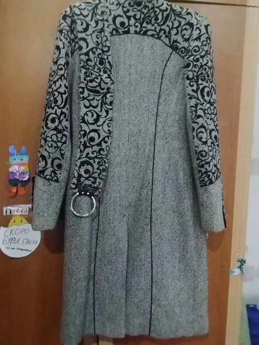 Продам пальто весна -осінь