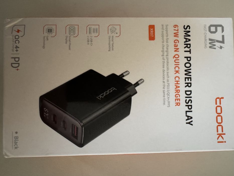 Ładowarka sieciowa TOOCKI 67 W. Usb-C 2x, Usb-A 1x. NOWA