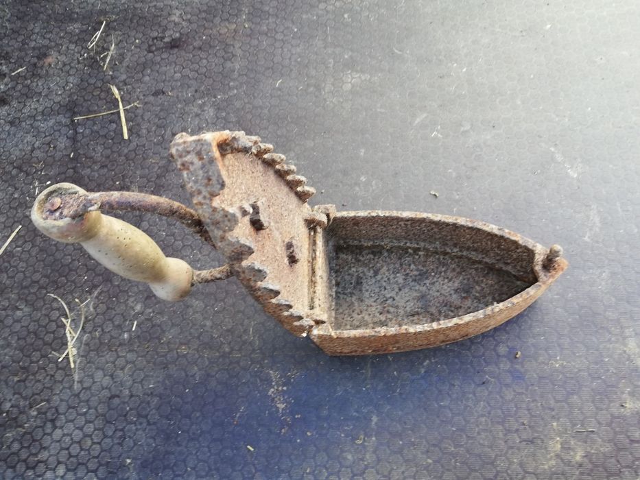 Ferro antigo em bom estado