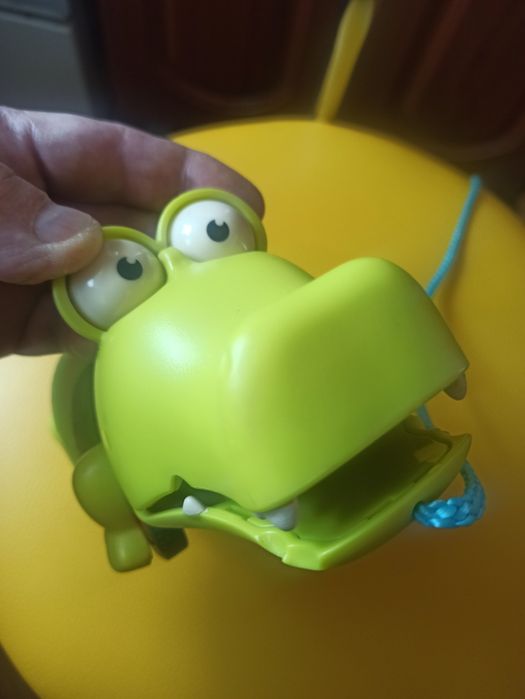 Іграшка-каталка "Крокодил Клац-Клаус" фірми "Battat" (B.Toys)